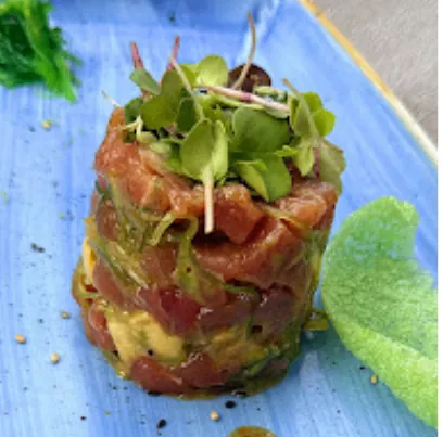 Tuna tartare with wakame