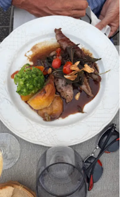 Lamb with olives and potatoes