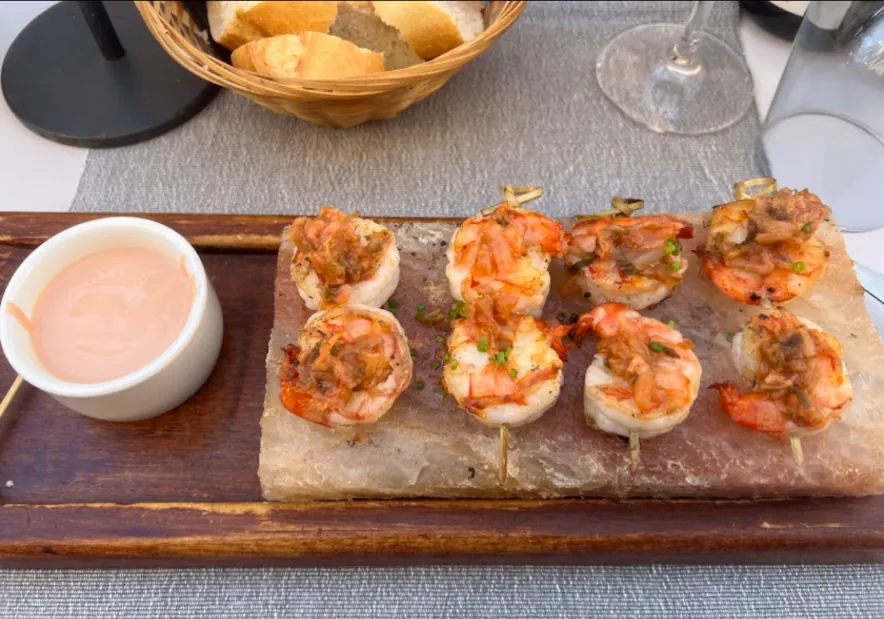 Jumbo prawns on hot salt stone
