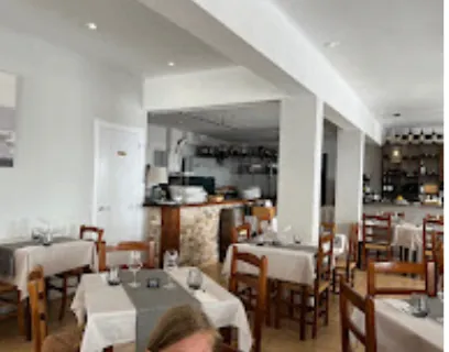 Sunday afternoon, full room